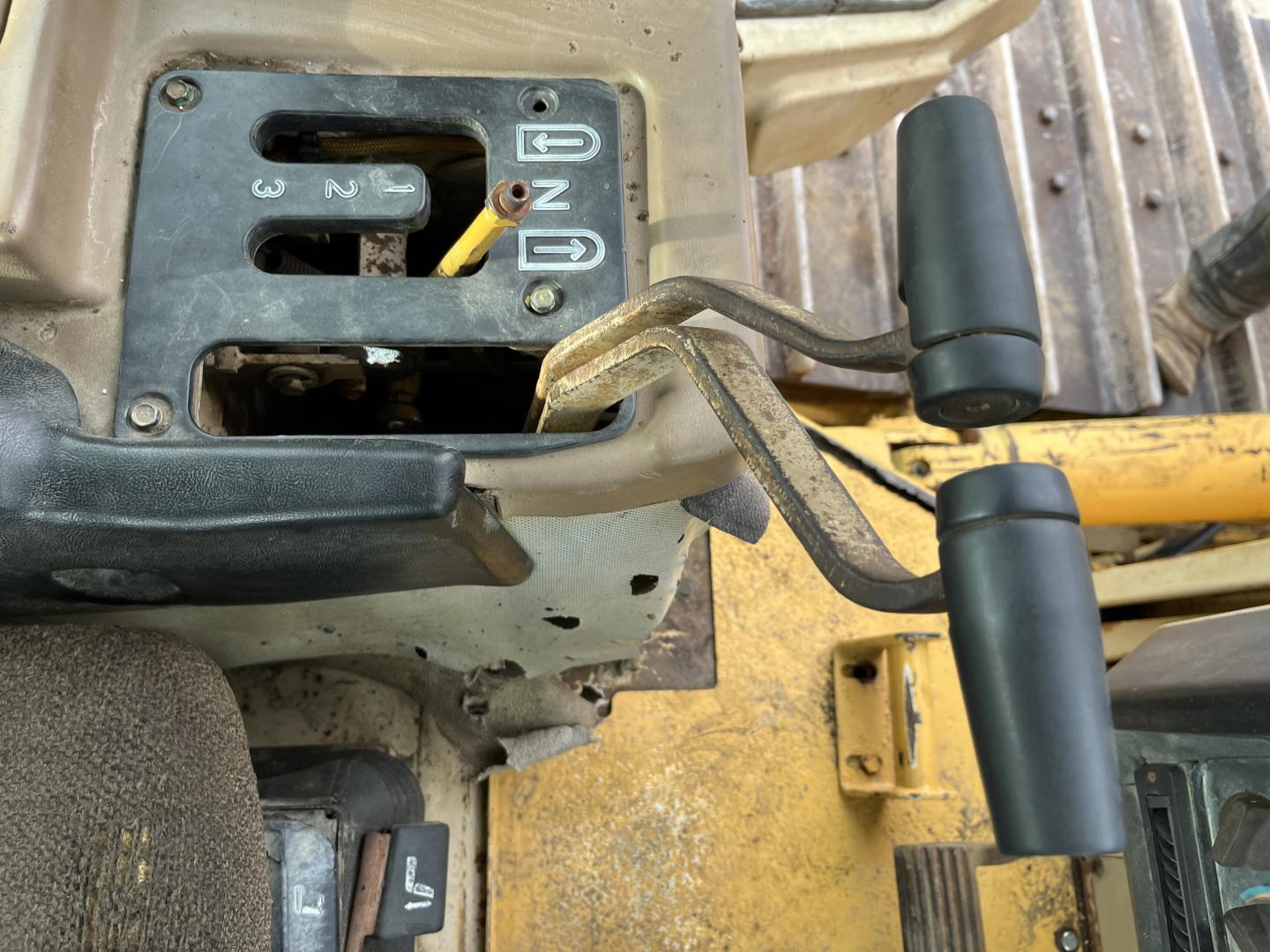 ./imagenes/INVOICE/2019/17240/TAPADOR FRONTAL CATERPILLAR D6M LGP (28).JPG